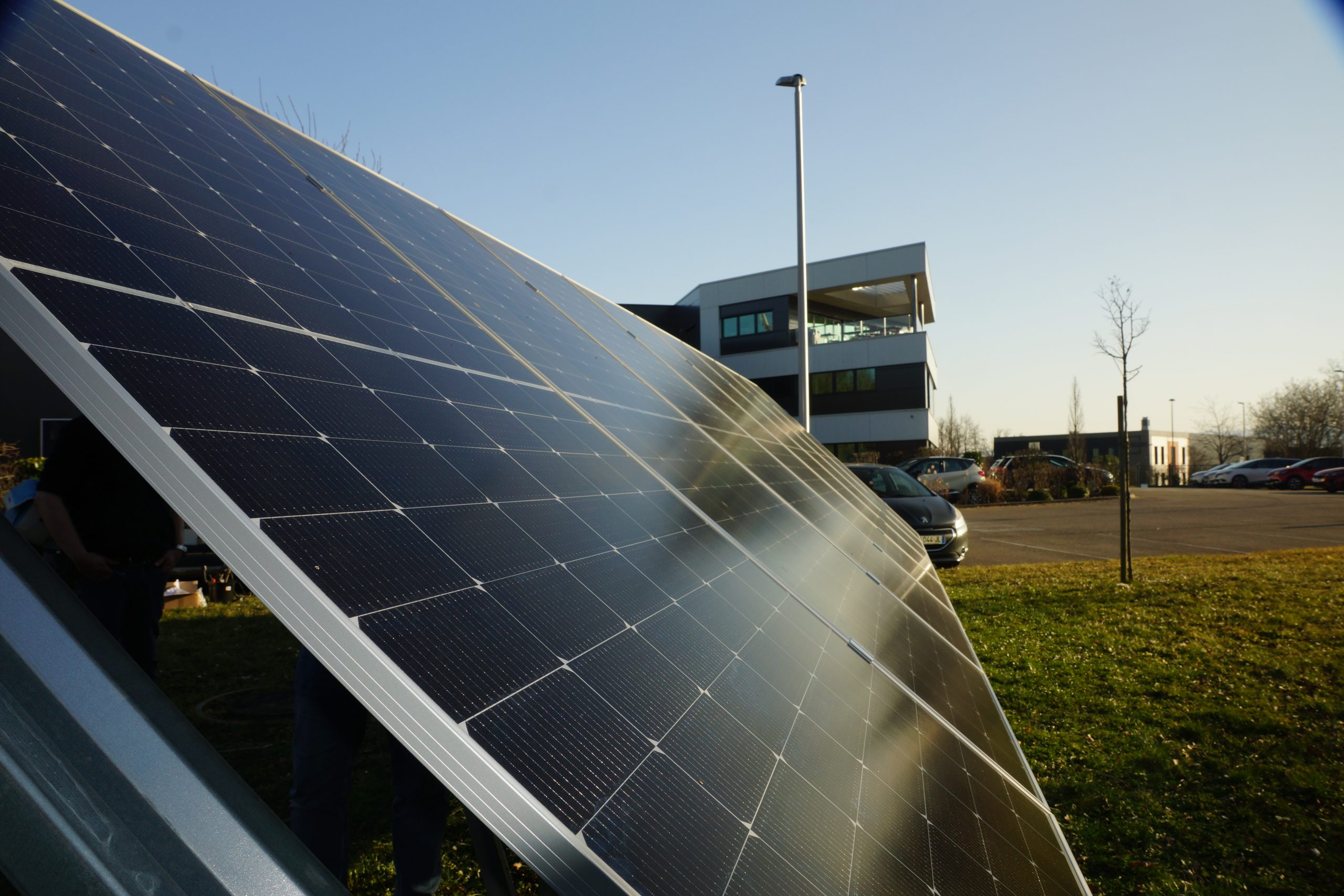 Tracker solaire Falco Solar sur un site professionnel